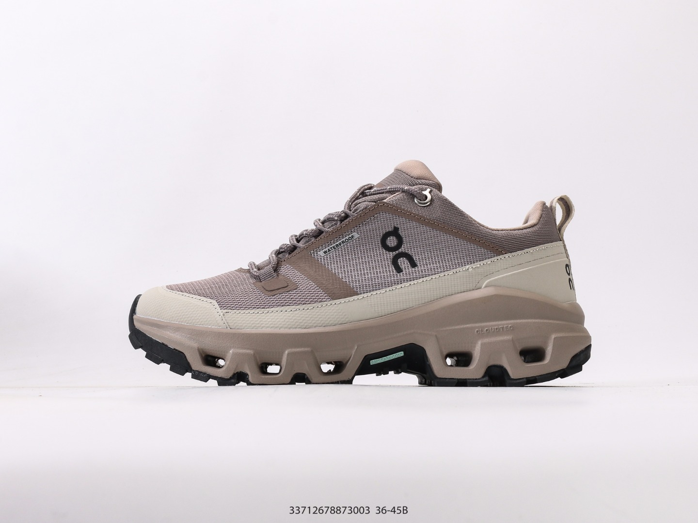 💰160  
ON 昂跑 Cloudtilt 系列 鞋面采用一体成型布料  有弹性非常透气 鞋底是镂空设计 运用了CLOUDTILT专利技术 弹力十足  毫无负重感 适合日常长距离行走或者休闲旅游 跑步
 尺码：36 37 38 39 40 41 42 43 44 45
#33712678873003