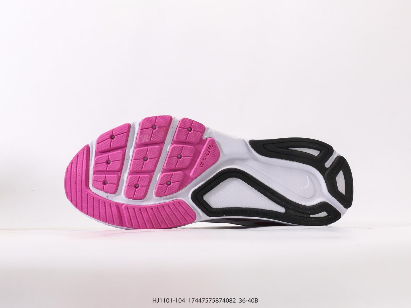 耐克Nike Air Zoom Structure 26 轻量跑鞋鞋面采用透气工程网眼材质制作.鞋身整体轻盈舒适透气,鞋子颜色以玫红色为主色调!耐克Logo以黑色搭配,整体颜色非常协调,简约风格,让日穿的穿搭更时尚.前掌搭载Air Zoom气垫,中底采用泡棉减震科技 货号:HJ1101 104#17447575874082