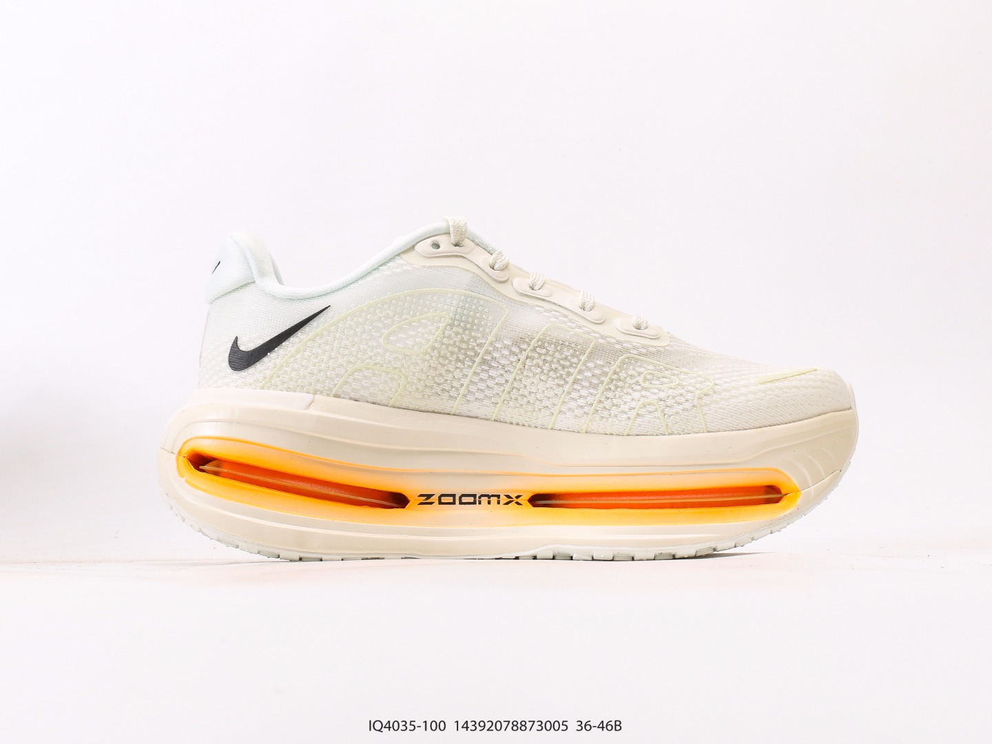 耐克NIKE ZOOM PREMIUM 运动休闲跑鞋耐克双层厚底座为耐克的“顶缓”系列,Vomero Premium上脚后的第一感受就是软弹到位,底部缓震很不错 跑步时鞋底触底有种回升的弹力不伤 货号:IQ4035 100#14392078873005