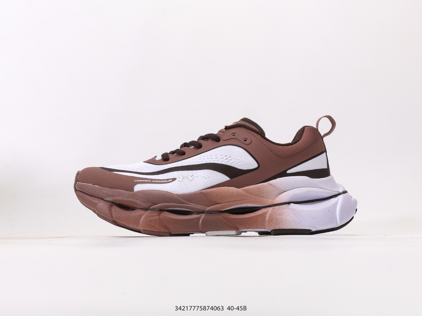 💰190
安德玛Under Armour UA Loadout Trek 安德玛 保暖防滑 户外越野防水功能鞋鞋款利用机能 户外 复古元素将都市型格与户外机能无缝结合 既能自由穿梭于城市的钢筋水泥之间 也能轻松演绎山系潮流搭配 全粒面皮革结合模压鞋口 提升持久耐穿度 直至鞋头的鞋带设计 舒适灵活的调节
尺码:40 41 42 43 44 45
#34217775874063