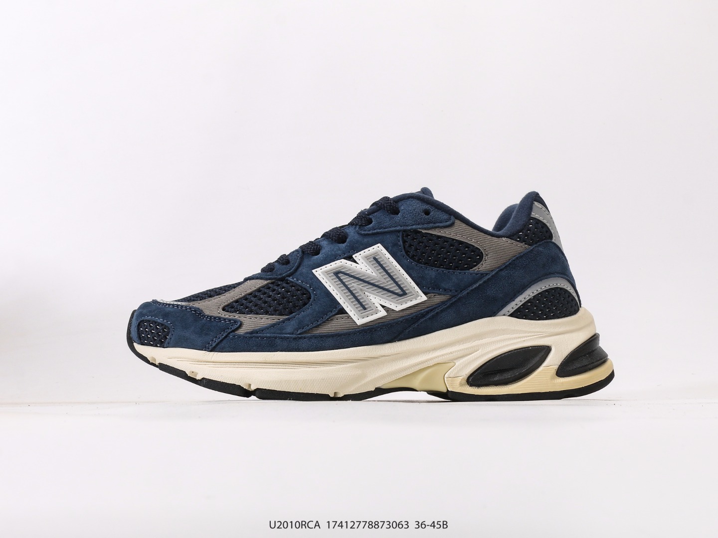💰190  
新百伦New Balance NB2010系列新百伦经典复古休闲运动板鞋 以ENCAP中底配以升级版 N-ERGY缓震物料 鞋面则采用特色的柔软麂皮搭以NewBalance经典的尼龙网布 低调中还原跑鞋本真 更年轻化的设计理念与材质 让新世代青年得以用全新视角体验经典鞋款的传奇魅力
尺码：36 37 37.5 38 38.5 39.5 40 40.5 41.5 42 42.5 43 44 45
货号：U2010RCA#17412778873063