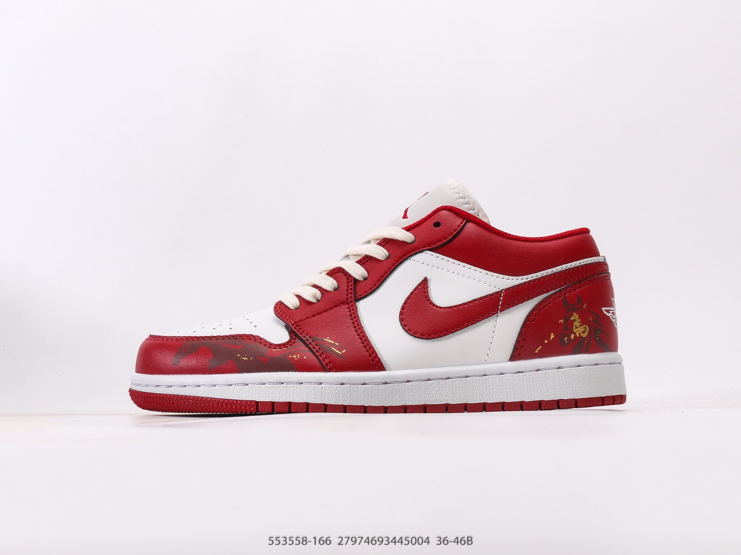 乔丹Air Jordan 1 Low 低帮复古文化休闲运动篮球鞋.该鞋款从 1985 年元年款汲取设计灵感,焕新演绎简约经典外观,让人感到熟悉的同时又颇具新意.缝线细节搭配后跟刺绣 Wings 标志,彰显 JORDAN 品牌与众不同的专属格调.皮革鞋面,塑就出众结构感与耐穿性 货号:553558-166#27974693445004