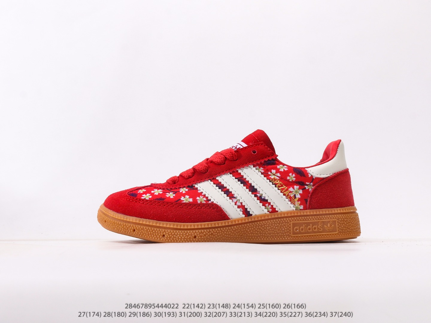 AD德训三代儿童休闲鞋22-37码 优质的面料，质感满分💯橡胶耐磨防滑大底，脚感超赞👍🏻额外附赠一对鞋带扣，穿脱更加方便✌🏻.-选品中心