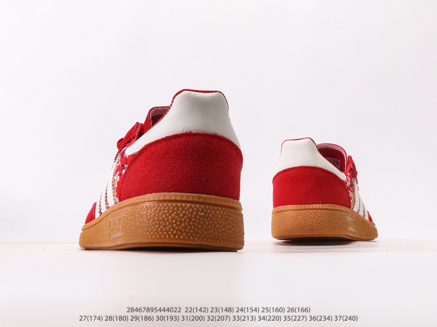 图片[6]-AD德训三代儿童休闲鞋22-37码 优质的面料，质感满分💯橡胶耐磨防滑大底，脚感超赞👍🏻额外附赠一对鞋带扣，穿脱更加方便✌🏻.-选品中心