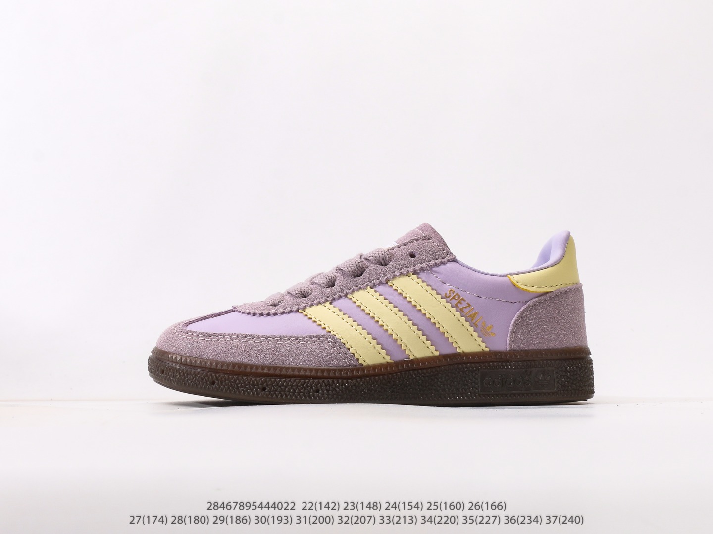 AD德训三代儿童休闲鞋22-37码 优质的面料，质感满分💯橡胶耐磨防滑大底，脚感超赞👍🏻额外附赠一对鞋带扣，穿脱更加方便✌🏻.-选品中心