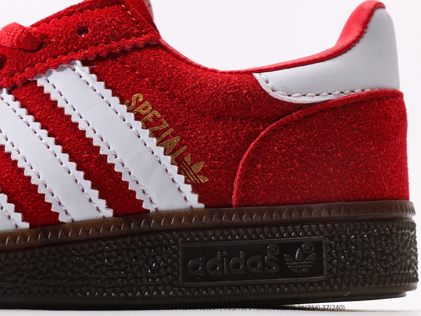 图片[7]-AD德训三代儿童休闲鞋22-37码 优质的面料，质感满分💯橡胶耐磨防滑大底，脚感超赞👍🏻额外附赠一对鞋带扣，穿脱更加方便✌🏻.-选品中心