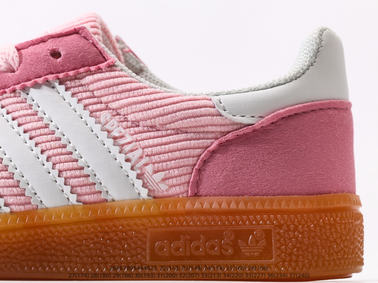 图片[7]-AD德训三代儿童休闲鞋22-37码 优质的面料，质感满分💯橡胶耐磨防滑大底，脚感超赞👍🏻额外附赠一对鞋带扣，穿脱更加方便✌🏻.-选品中心