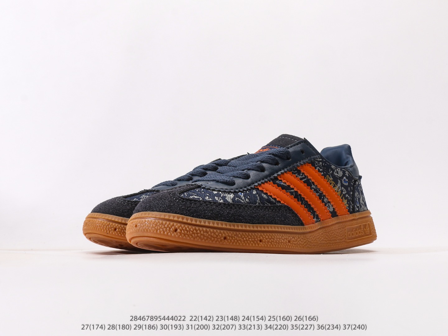 图片[5]-AD德训三代儿童休闲鞋22-37码 优质的面料，质感满分💯橡胶耐磨防滑大底，脚感超赞👍🏻额外附赠一对鞋带扣，穿脱更加方便✌🏻.-选品中心