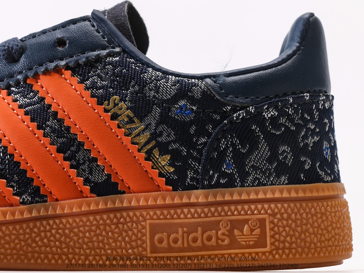 图片[7]-AD德训三代儿童休闲鞋22-37码 优质的面料，质感满分💯橡胶耐磨防滑大底，脚感超赞👍🏻额外附赠一对鞋带扣，穿脱更加方便✌🏻.-选品中心