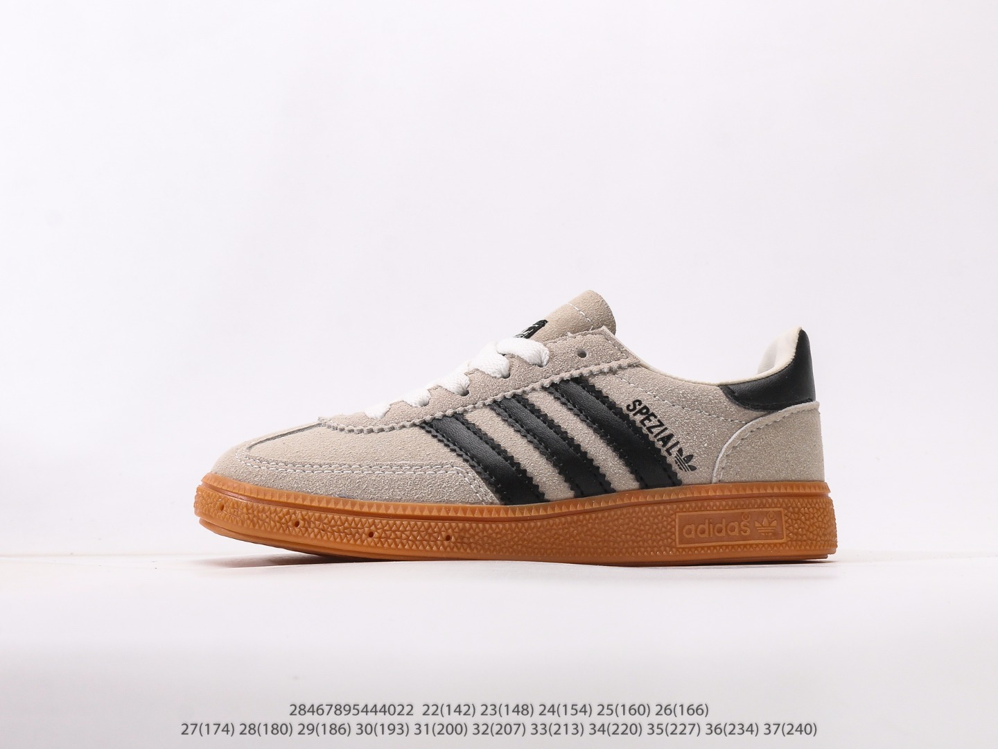 AD德训三代儿童休闲鞋22-37码 优质的面料，质感满分💯橡胶耐磨防滑大底，脚感超赞👍🏻额外附赠一对鞋带扣，穿脱更加方便✌🏻.-选品中心