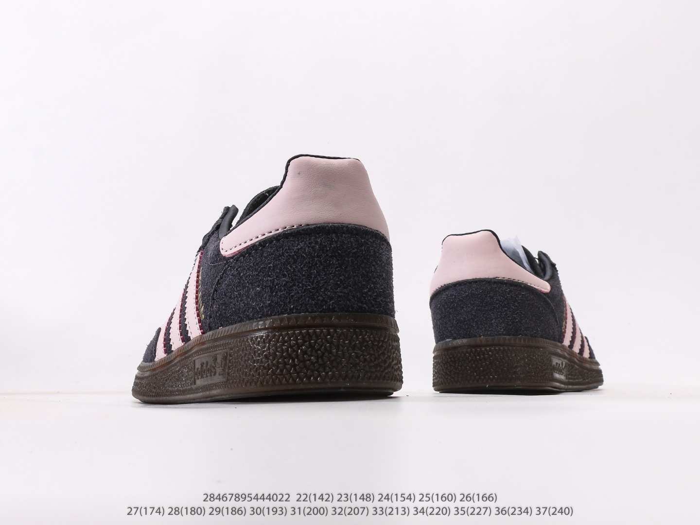 图片[6]-AD德训三代儿童休闲鞋22-37码 优质的面料，质感满分💯橡胶耐磨防滑大底，脚感超赞👍🏻额外附赠一对鞋带扣，穿脱更加方便✌🏻.-选品中心