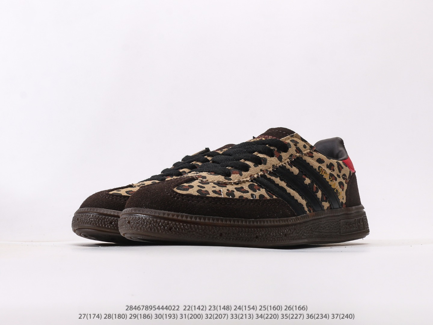 图片[5]-AD德训三代儿童休闲鞋22-37码 优质的面料，质感满分💯橡胶耐磨防滑大底，脚感超赞👍🏻额外附赠一对鞋带扣，穿脱更加方便✌🏻.-选品中心