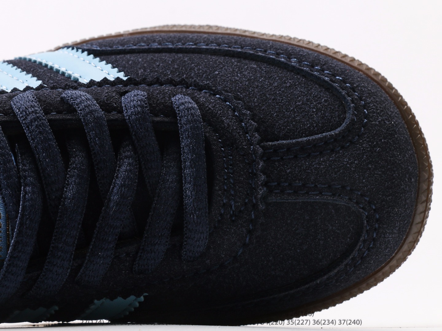 图片[8]-AD德训三代儿童休闲鞋22-37码 优质的面料，质感满分💯橡胶耐磨防滑大底，脚感超赞👍🏻额外附赠一对鞋带扣，穿脱更加方便✌🏻.-选品中心