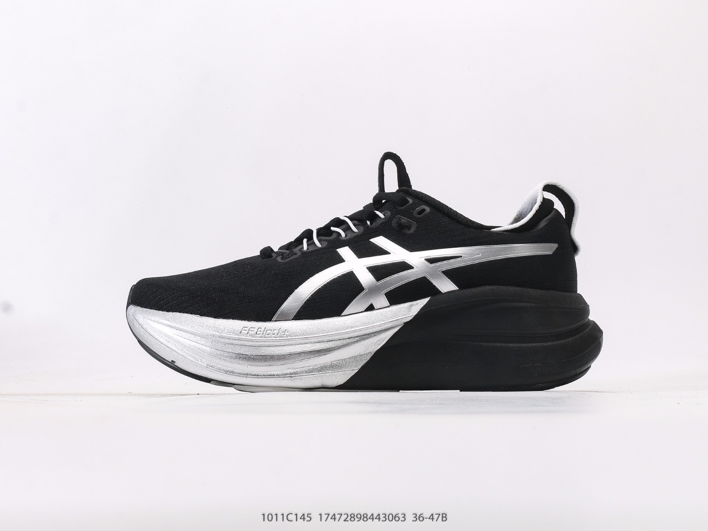 亚瑟士Asics Gel-Nimbus 28 舒适防滑耐磨低帮休闲跑步鞋 鞋底采用了轻质发泡材料 并在后跟和前掌处采用了ASICS亚瑟士核心科技-GEL缓震胶 赋予鞋款强大的缓冲性能 提供了更柔软适的穿着体验 而在原有设计的启发之上 此次鞋款采用更贴合当今潮流趋势的材料和创新技术 展现出纽约充满活力的都市精神 货号:1011C145#17472898443063
