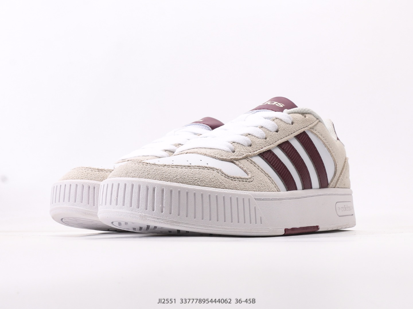 💰140  
阿迪达斯Adidas「小锯齿」D-PAD CLASSIC休闲美高风篮球板鞋男女阿迪达斯 D-PAD 运动休闲鞋 柔软合成革面料易打理，舒适质感简约潮搭，美观有型。圆弧舒适鞋头，宽敞不挤脚，行走无压力，舒适一整天。舒适后跟，稳固后跟贴合脚部。柔软内里，柔软贴合不磨脚。標準剪裁，鞋帶設計，皮革鞋身，橡膠鞋頭，編物襯裡，橡膠外底
尺码：36 36⅔ 37⅓ 38 38⅔ 39⅓ 40 40⅔ 41⅓ 42 42⅔ 43⅓ 44 45 
货号：JI2551 #33777895444062