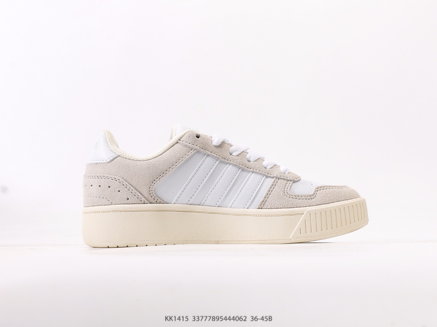 💰140  
阿迪达斯Adidas「小锯齿」D-PAD CLASSIC休闲美高风篮球板鞋男女阿迪达斯 D-PAD 运动休闲鞋 柔软合成革面料易打理，舒适质感简约潮搭，美观有型。圆弧舒适鞋头，宽敞不挤脚，行走无压力，舒适一整天。舒适后跟，稳固后跟贴合脚部。柔软内里，柔软贴合不磨脚。標準剪裁，鞋帶設計，皮革鞋身，橡膠鞋頭，編物襯裡，橡膠外底
尺码：36 36⅔ 37⅓ 38 38⅔ 39⅓ 40 40⅔ 41⅓ 42 42⅔ 43⅓ 44 45 
货号：KK1415 #33777895444062