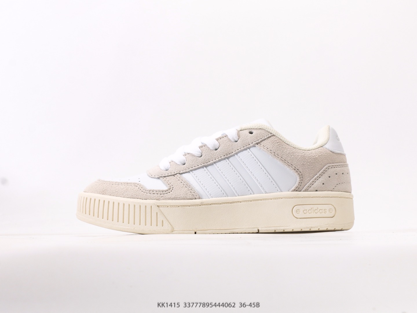 💰140  
阿迪达斯Adidas「小锯齿」D-PAD CLASSIC休闲美高风篮球板鞋男女阿迪达斯 D-PAD 运动休闲鞋 柔软合成革面料易打理，舒适质感简约潮搭，美观有型。圆弧舒适鞋头，宽敞不挤脚，行走无压力，舒适一整天。舒适后跟，稳固后跟贴合脚部。柔软内里，柔软贴合不磨脚。標準剪裁，鞋帶設計，皮革鞋身，橡膠鞋頭，編物襯裡，橡膠外底
尺码：36 36⅔ 37⅓ 38 38⅔ 39⅓ 40 40⅔ 41⅓ 42 42⅔ 43⅓ 44 45 
货号：KK1415 #33777895444062