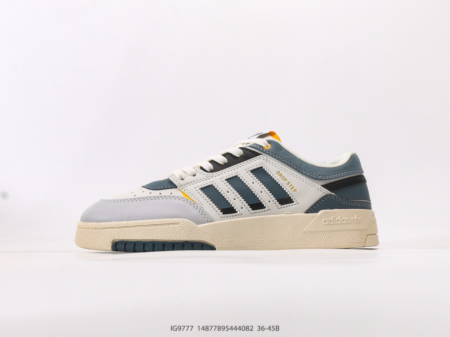 💰150  
阿迪达斯阿迪达斯 ADIDAS DROP STEP LOW 经典板鞋运动鞋 三叶草新款 校园休闲运动板鞋。adidas Drop Step不断演变，不是只有明星或铁杆球迷才可以穿。采用时尚单色鞋面，搭配复古鞋底。你不必局限于一面。你只要做自己。无论你的风格如何，这款经典鞋力求助你重塑型格。
码数36 36⅔ 37⅓ 38 38⅔ 39⅓ 40 40⅔ 41⅓ 42 42⅔ 43⅓ 44 45 
货号IG9777  #14877895444082