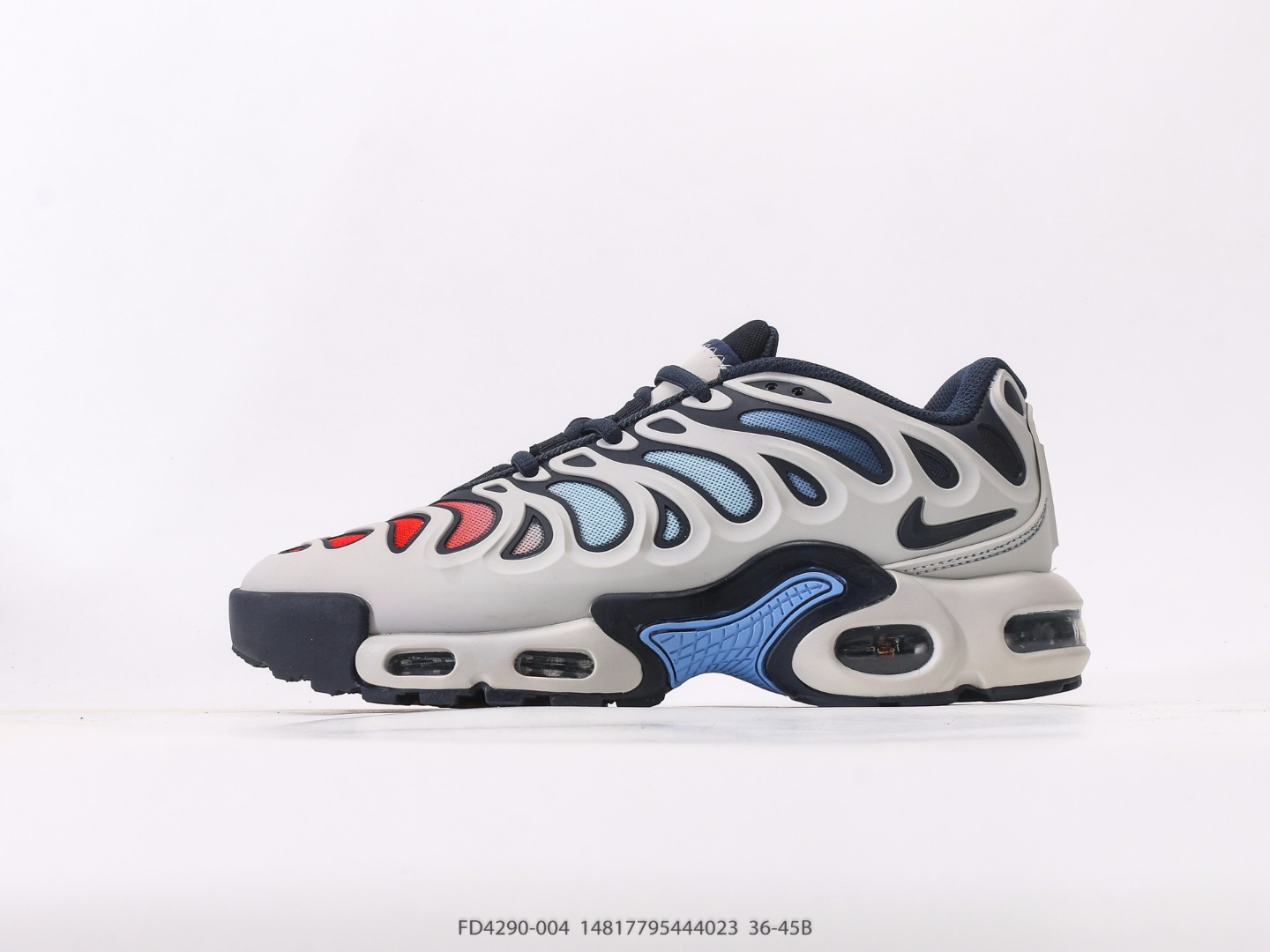 💰170  
耐克NIKE AIR MAX AP休闲气垫缓震跑步运动鞋 造型超讨喜！鞋面以帆布和织物材质包裹，保证了轻薄透气，更适合夏季穿着。鞋侧「鱼骨」形状的 TPU 搭配巨型 Swoosh Logo 环绕鞋面，带来极强的视觉冲击力。最后，则是以带有颗粒感的 Ceater Foam 材料的中底收尾，搭配开窗式 Air Max 气垫，保证脚感的同时完善整体造型设计。
尺码：36 36.5 37.5 38 38.5 39 40 40.5 41 42 42.5 43 44 45
货号FD4290-004#14817795444023