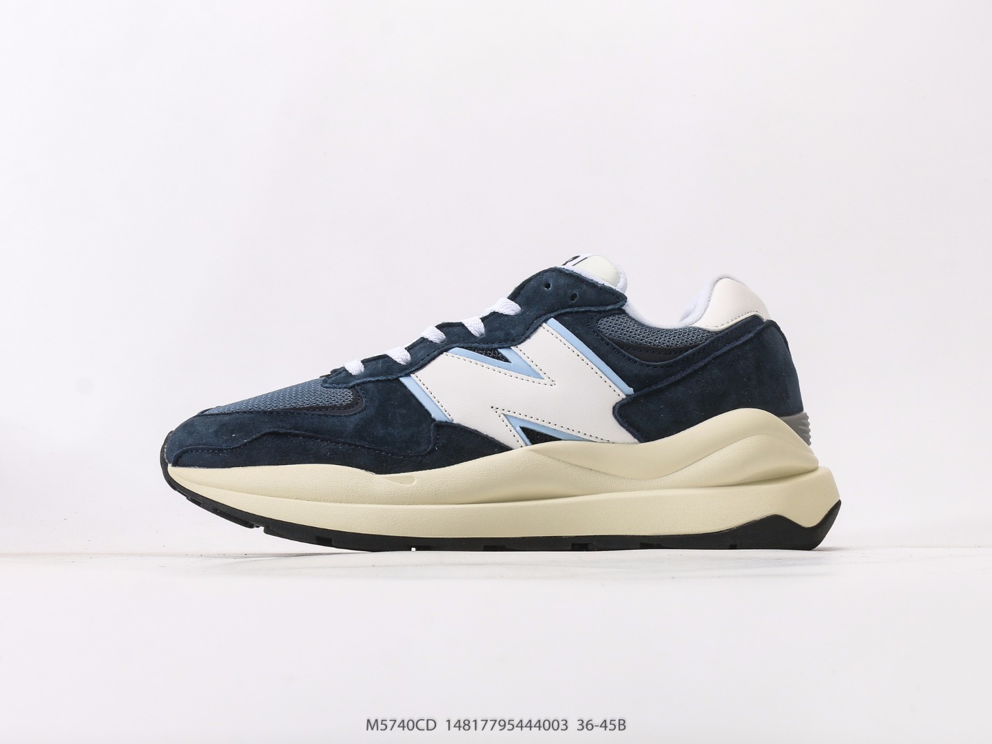 P160 New Balance Serie NB5740. Con una variedad de materiales premium seleccionados, se recrea una estructura de media …