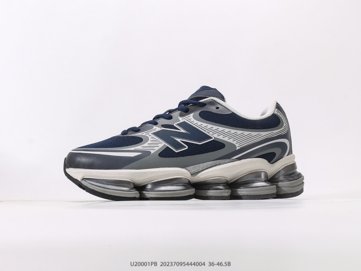 P210 New Balance NB2000 Zapatillas casuales de malla. Con 5 unidades ABZORB de gran impacto visual y diseño de parte su…