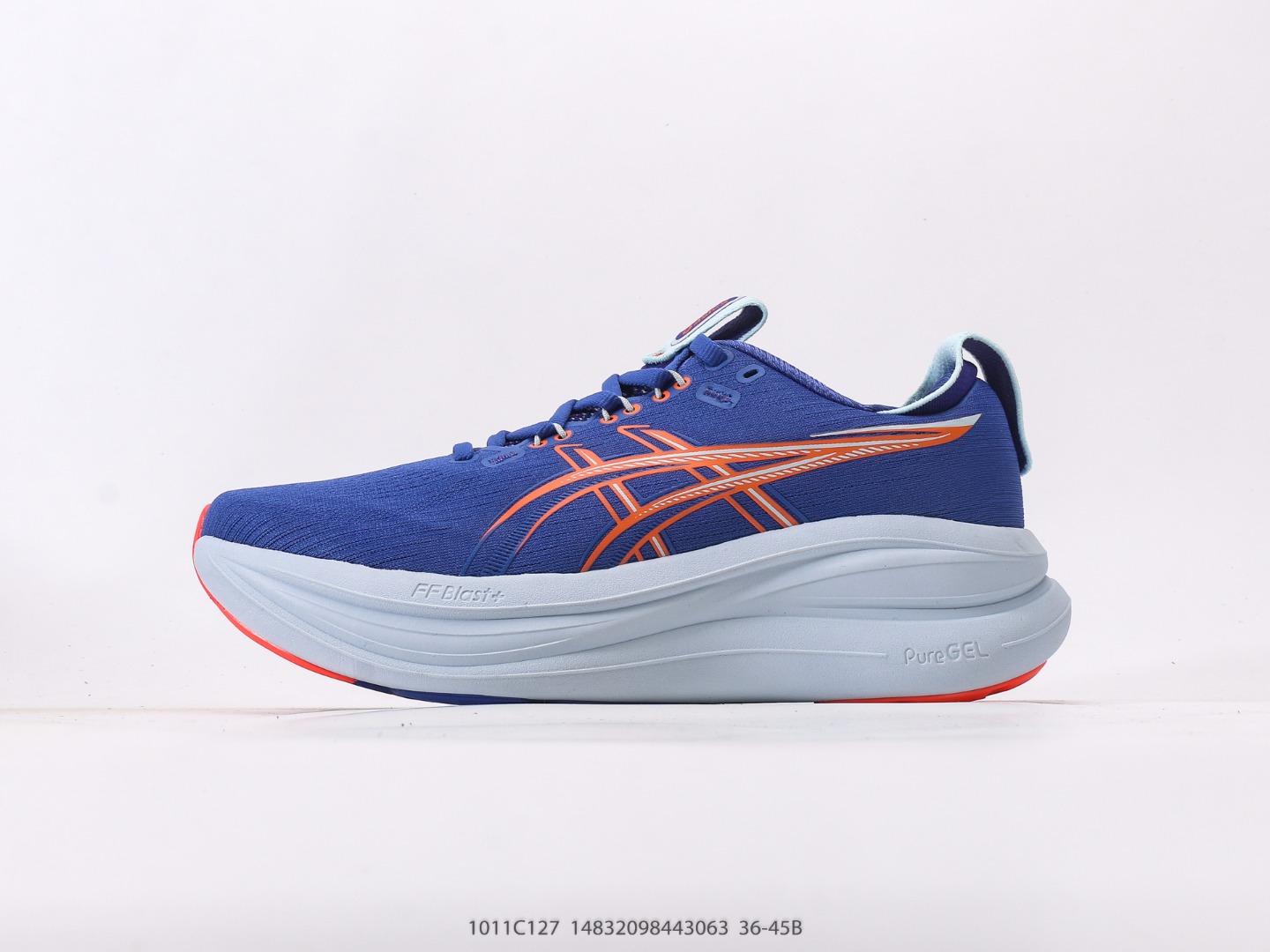 亚瑟士Asics Gel-Nimbus 28 舒适防滑耐磨低帮休闲跑步鞋 鞋底采用了轻质发泡材料 并在后跟和前掌处采用了ASICS亚瑟士核心科技-GEL缓震胶 赋予鞋款强大的缓冲性能 提供了更柔软适的穿着体验 而在原有设计的启发之上 此次鞋款采用更贴合当今潮流趋势的材料和创新技术 展现出纽约充满活力的都市精神 货号:1011C127#14832098443063