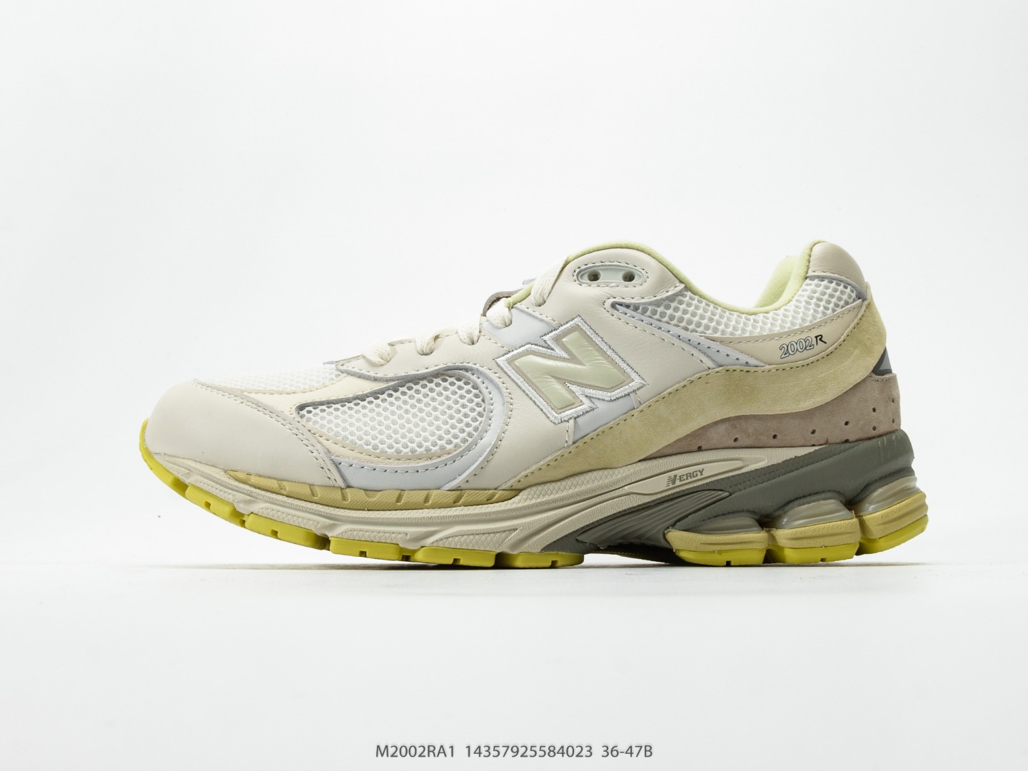 P170 New Balance ML2002 series, zapatillas de running casuales retro para padre e hijo. La parte superior com…