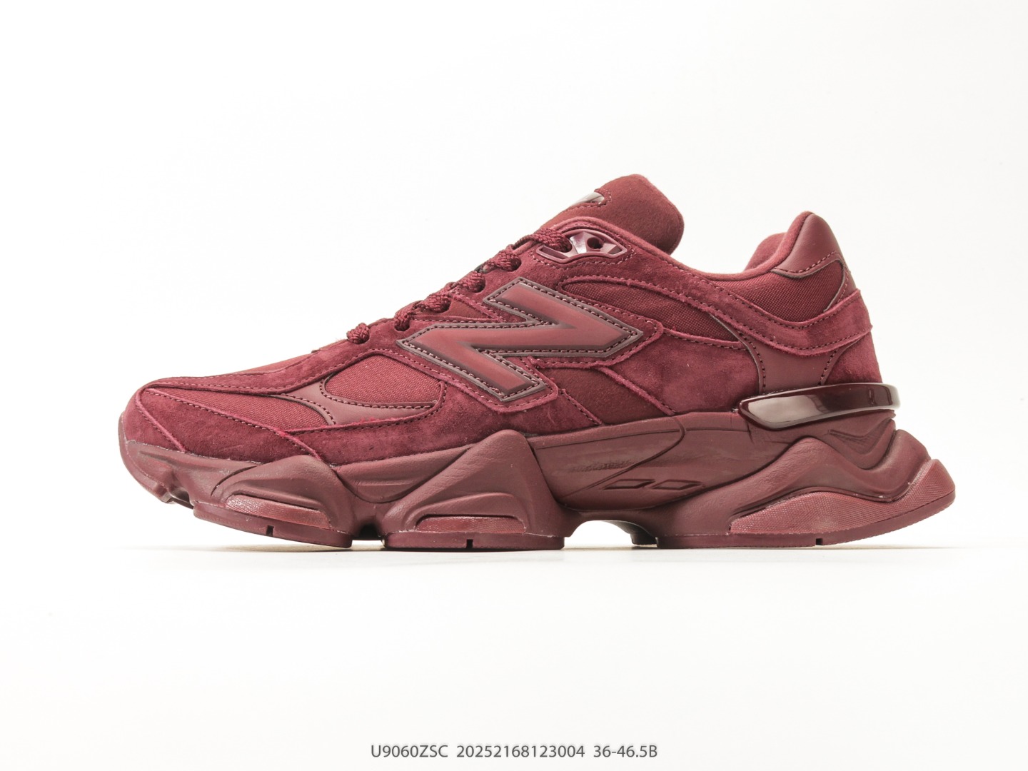 新百伦New Balance NB 9060 复古单品鞋款灵感源自设计师本人对夏日的怀日回忆.鞋面大身由空间双格及磨砂鞋面拼接而生,配以柔和、温暖的粉橘色调,夏日氛围拉满采用大面积网眼以及麂皮材质覆盖鞋身,还原经典气质.搭载ABZORB避震科技,由泡沫聚酯制成,上脚可以有效减少由鞋底反弹对身体及双腿的冲击 货号:U9060ZSC#20252168123004