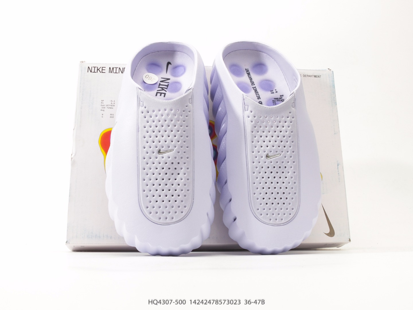 耐克Nike Mind 001 Recovery Slide 耐克 舒适柔软包头拖鞋黑科技产物 作为耐克首款结合神经科学研发的鞋款 它最大的设计在于鞋底 鞋底嵌有22个独立泡棉节点 上脚后能有效刺激足底触觉 搭配吸睛的外观 适合在运动后放松时穿着 带来独特体验 货号HQ4307-500#14242478573023