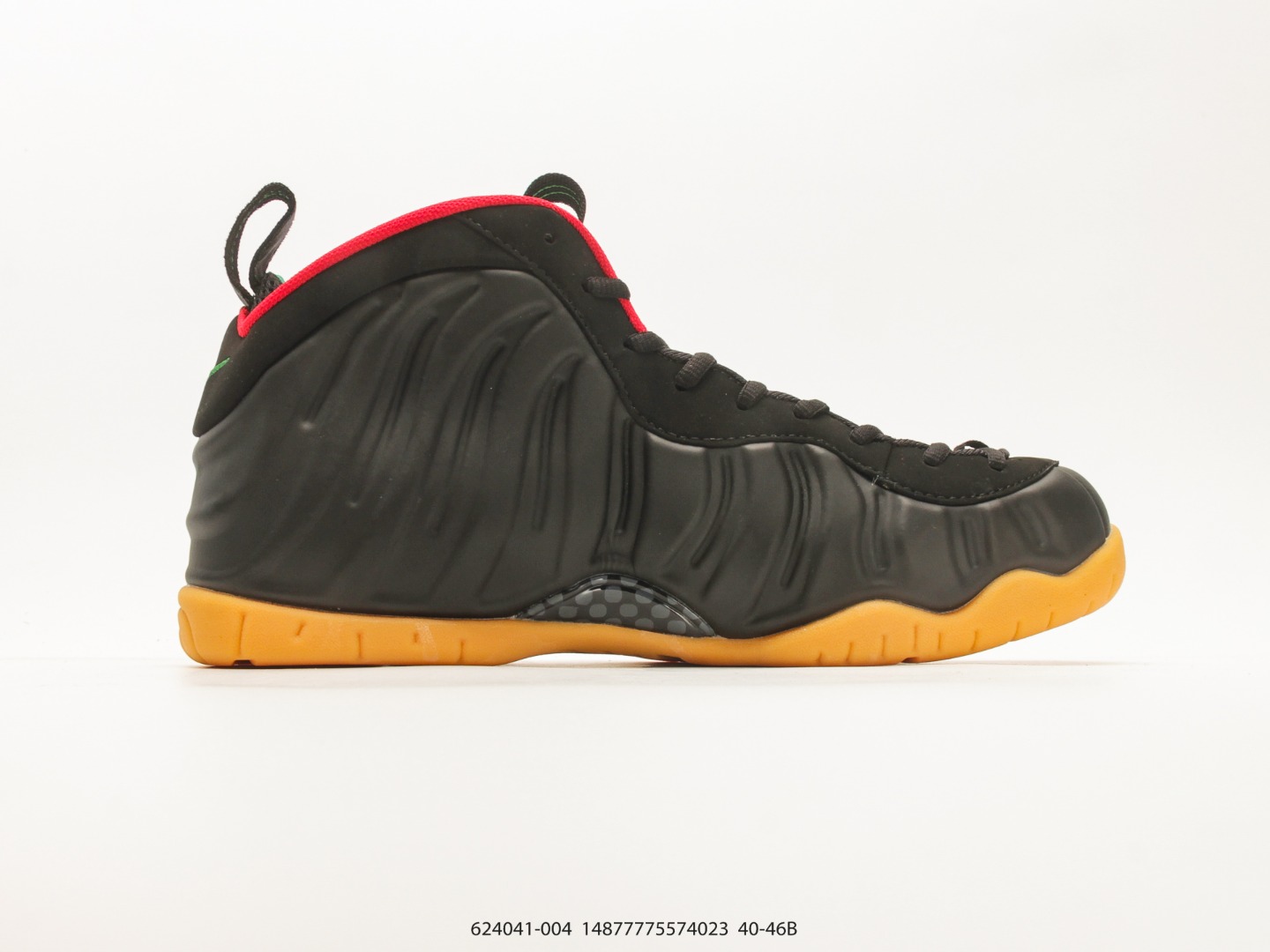 耐克 Air Foamposite Pro 实战运动篮球鞋,鞋身由结实而有韧性的Foamposite一体化成型鞋面构成,独特的外观美轮美,充满了未来感,鞋面内部采用了全长的Dynamic fit弹性内靴,柔软的填充使得鞋子的舒适性和包裹性大大增强,为脚部提供了良好的支撑保护,中底则延续了脚感澎湃的双层oom气垫与大面积碳板的缓震配置 货号:624041-004#14877775574023