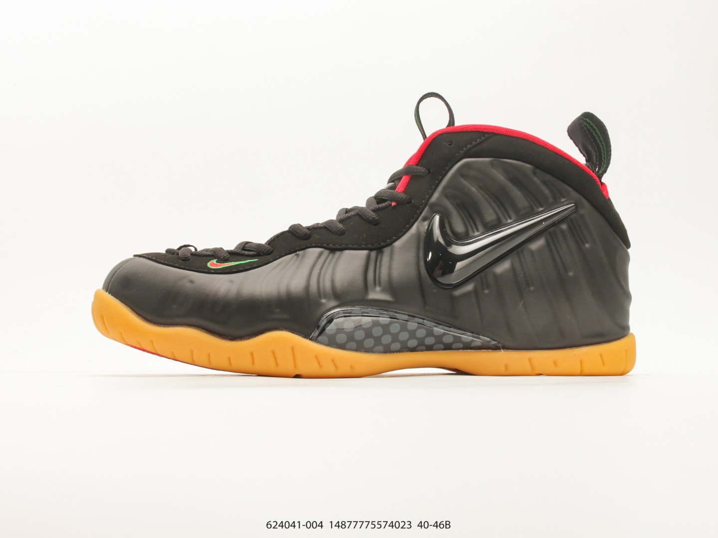 耐克 Air Foamposite Pro 实战运动篮球鞋,鞋身由结实而有韧性的Foamposite一体化成型鞋面构成,独特的外观美轮美,充满了未来感,鞋面内部采用了全长的Dynamic fit弹性内靴,柔软的填充使得鞋子的舒适性和包裹性大大增强,为脚部提供了良好的支撑保护,中底则延续了脚感澎湃的双层oom气垫与大面积碳板的缓震配置 货号:624041-004#14877775574023