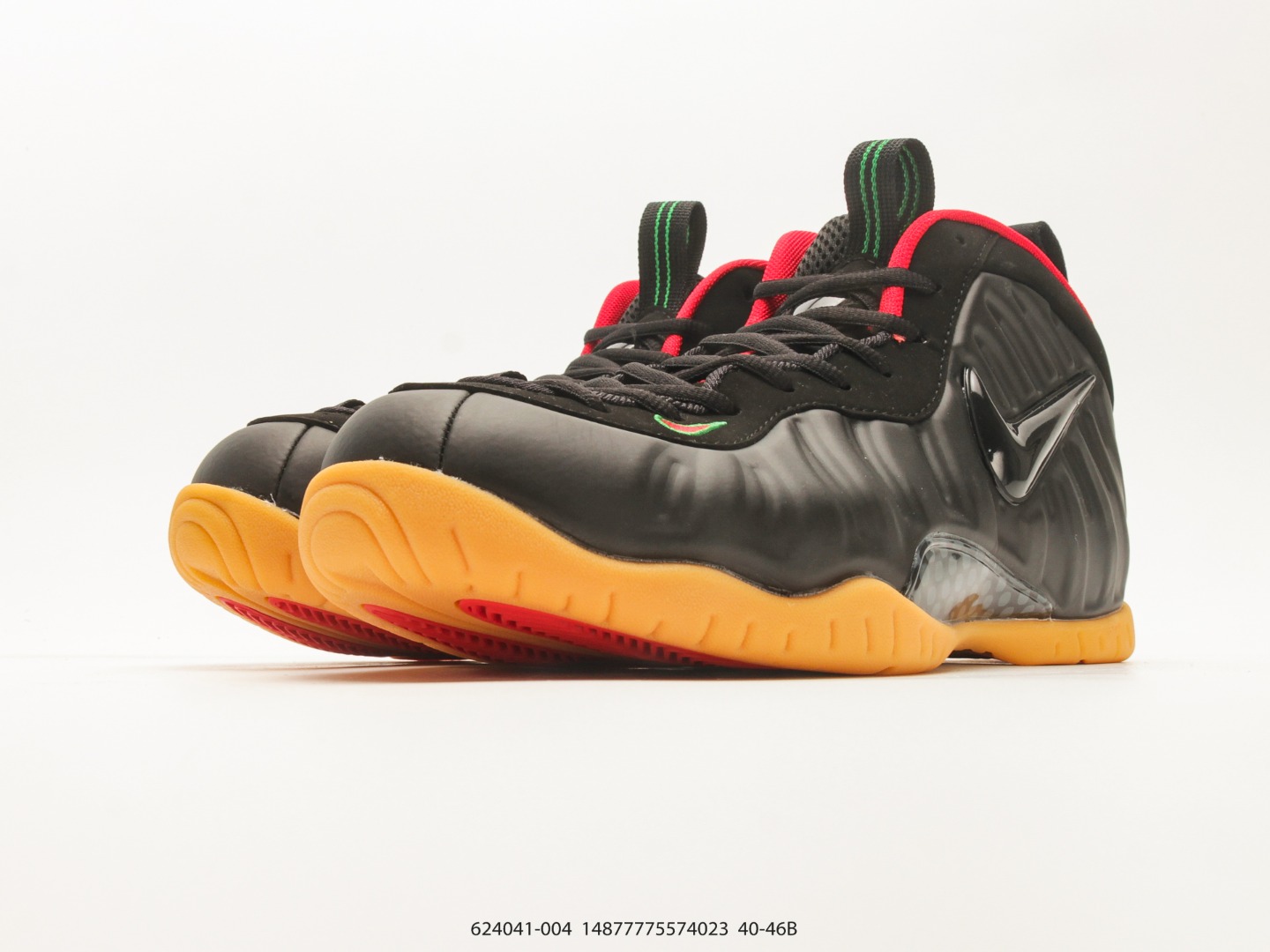 耐克 Air Foamposite Pro 实战运动篮球鞋,鞋身由结实而有韧性的Foamposite一体化成型鞋面构成,独特的外观美轮美,充满了未来感,鞋面内部采用了全长的Dynamic fit弹性内靴,柔软的填充使得鞋子的舒适性和包裹性大大增强,为脚部提供了良好的支撑保护,中底则延续了脚感澎湃的双层oom气垫与大面积碳板的缓震配置 货号:624041-004#14877775574023