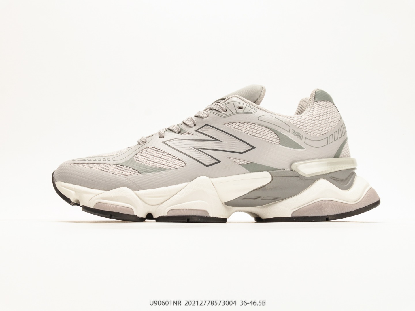 新百伦 New Balance NB9060小象蹄男女款9060舒适百搭老爹鞋.全新 9060 款式将经典风格与现代设计融合到日常多功能性中. 9060 重新诠释了源自经典 99X 型号的熟悉元素,其灵感来自于 Y2K 时代的未来主义和美学. 鞋面在990 的基础中进行了扩展和使用,以提供可见的运动感,中底采用 ABZORB 和 SBS 熟悉的缓震平台以提供舒适感. 货号:U90601NR#20212778573004