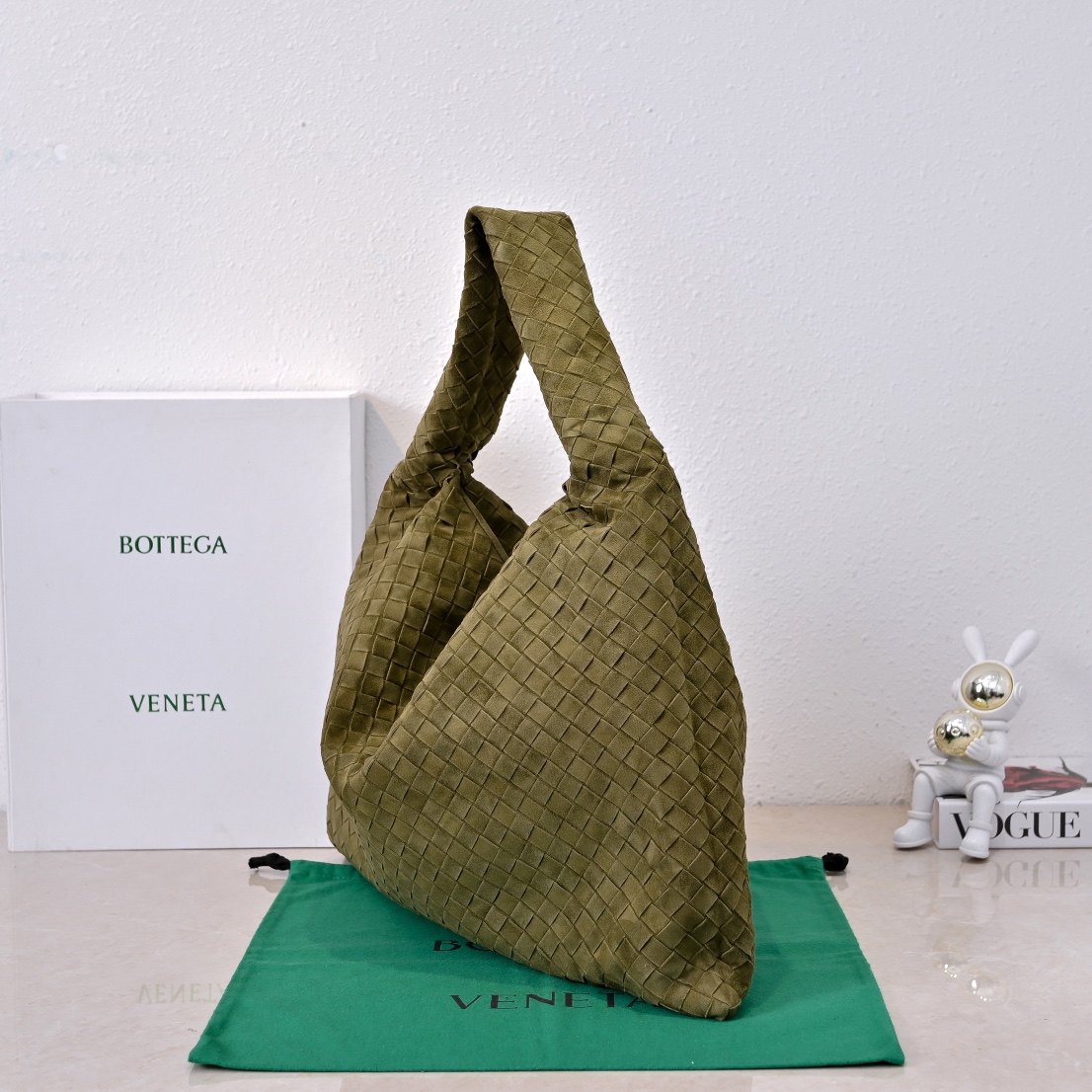 Bottega Veneta Classic Handcrafted Luxury Leather Shoulder Bag 2