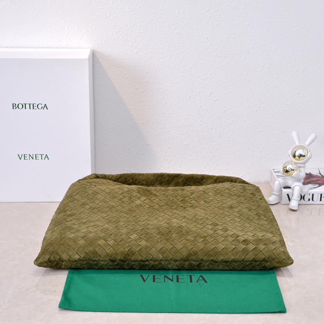 Bottega Veneta Classic Handcrafted Luxury Leather Shoulder Bag 5