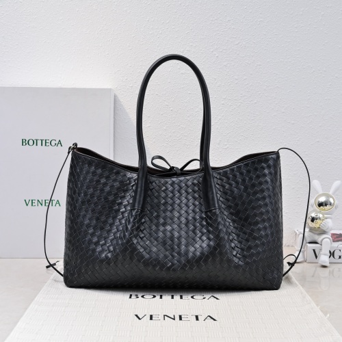 Bottega Veneta Pinacoteca Medium Tote Bag in Intrecciato Leather - Black 1 Bottega Veneta Pinacoteca Medium Tote Bag in Intrecciato Leather - Black