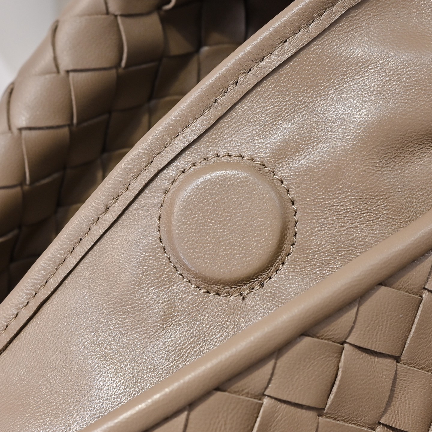 葆蝶家 Bottega Veneta 高定经典皮革女包手袋 #174C4B56 6