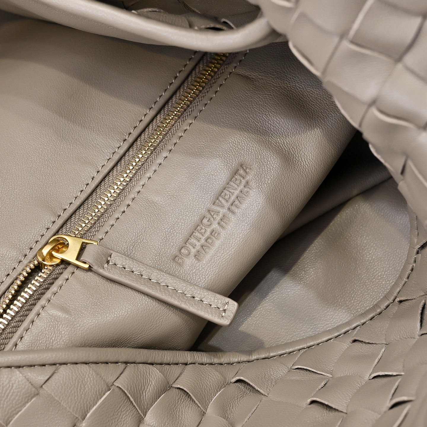 Bottega Veneta Classic Handcrafted Luxury Leather Shoulder Bag Ref 7