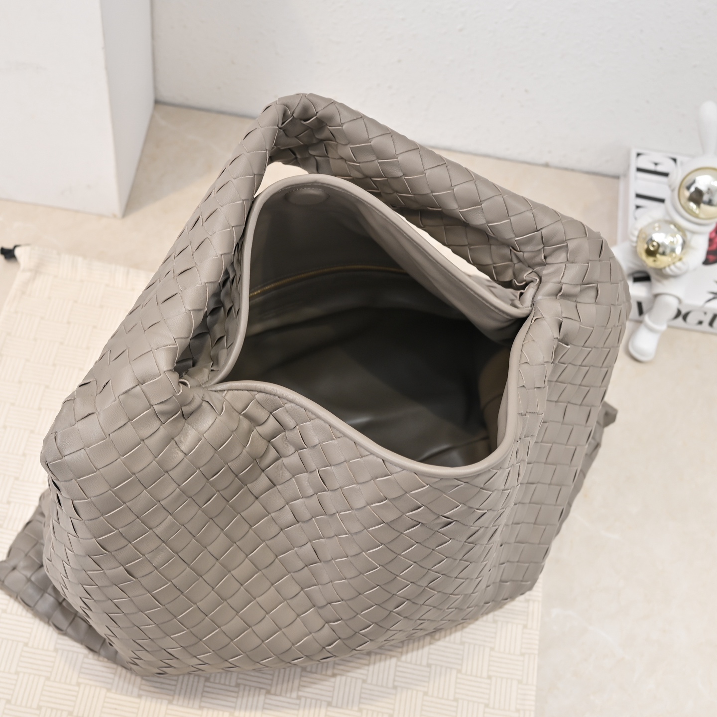 Bottega Veneta Classic Handcrafted Luxury Leather Shoulder Bag Ref 8