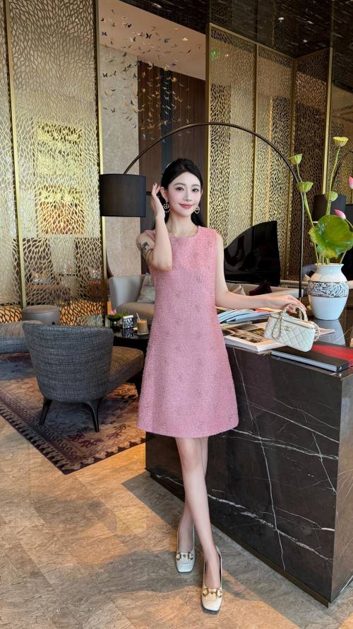 Elegant Sleeveless Tweed Dress - Perfect for Formal Occasions & Everyday Style 1 Elegant Sleeveless Tweed Dress - Perfect for Formal Occasions & Everyday Style