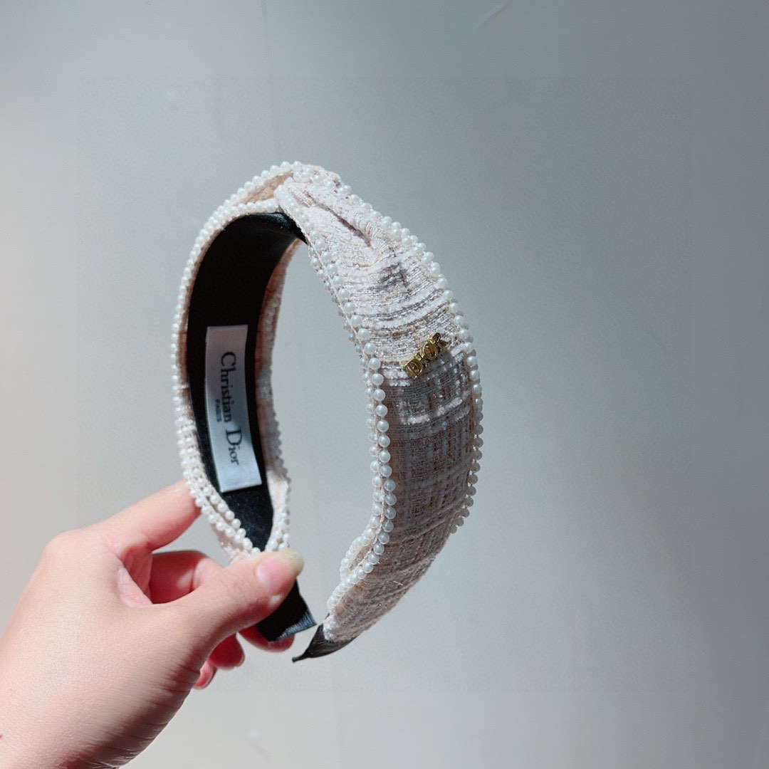 NO:275670,Packaging Dior (Dior) Popular new hairbands, counter quality, let your charm bloom, the fresh ladylike style makes fashion simpler. Hairpins, hairpins, dior, dior, hairpins19860909配包装 Dior（迪奥） 火爆新款发箍,专柜品质 让你的魅力绽放 清新淑女范让时尚更简单.发夹,发夹,dior,dior,hairpins,accessory
