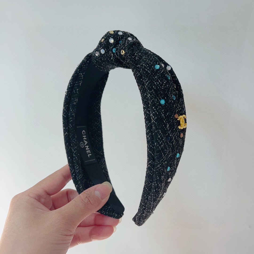 NO:275698,Packaging CHANEL (Chanel) Popular new headbands, fashionable headbands, the latest counter models are coming to be fashionable and versatile, and goddesses must enter!  hairpins, hairpins, chanel, chanel, hairpins19860909配包装 CHANEL（香奈儿） 火爆新款发箍,时尚头箍,专柜最最新款来袭时尚百搭,女神必入 ！发夹,发夹,chanel,chanel,hairpins,accessory