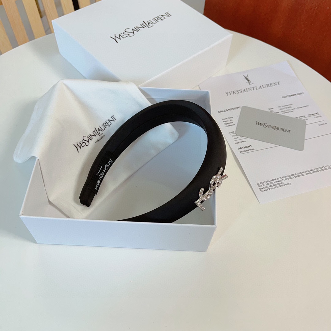 NO:275734,Packaged by Saint Laurent's new counter wool hairband, the original single headband is simple and versatile, a must-have for trendy women, super high-end!  hairpins, hairpins, saint laurent, hairpins19860909配包装 圣罗兰 新款专柜羊毛发箍,原单头箍简约百搭,潮女必备品,超级的高大上！发夹,发夹,saint laurent,hairpins,accessory