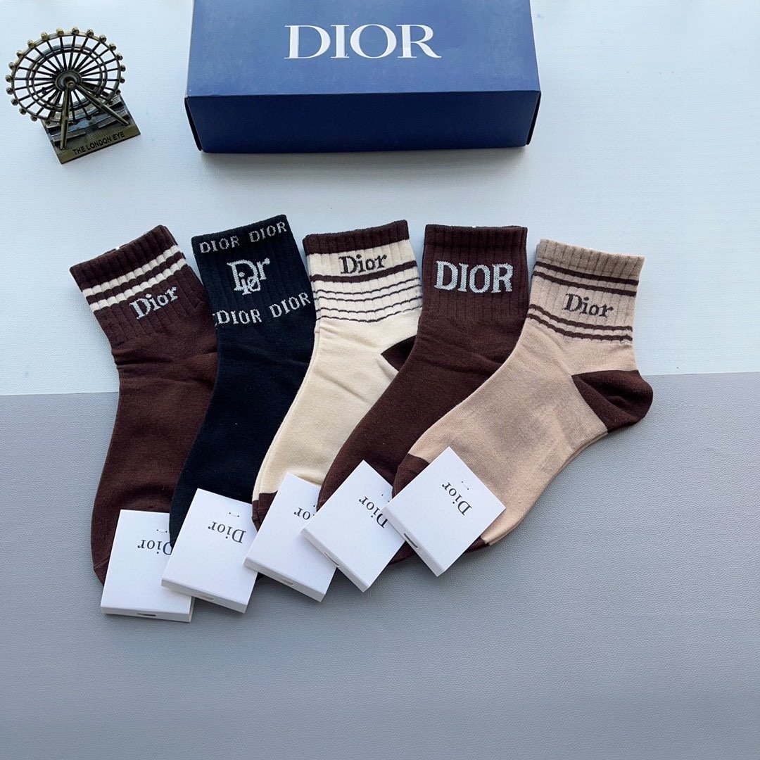 配包装一盒5双Dior迪奥新款字母罗口中筒袜子！爆款字母专柜同步袜子大牌出街潮人必备超好搭