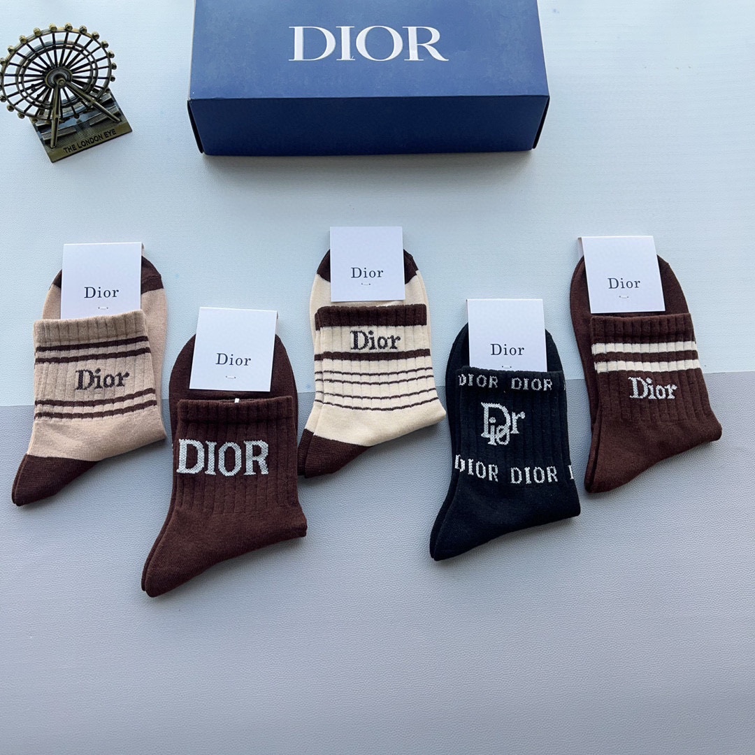 配包装一盒5双Dior迪奥新款字母罗口中筒袜子！爆款字母专柜同步袜子大牌出街潮人必备超好搭