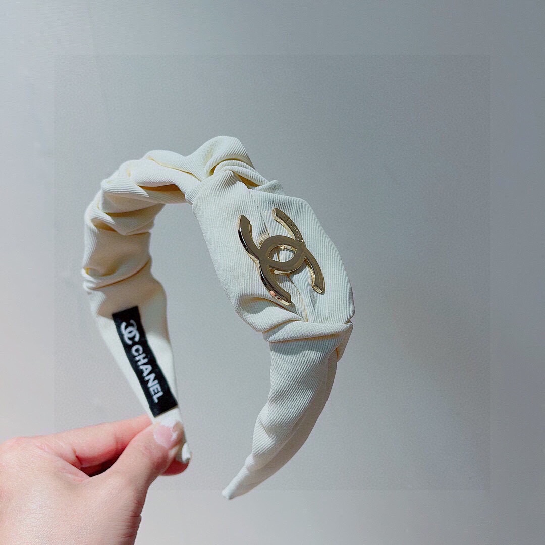 NO:275716,With packaging CHANEL's latest small fragrant headband, retro bow headband, popular internet celebrity products, super exquisite, fashionable and versatile!  hairpins, hairpins, chanel, chanel, hairpins19860909配包装 CHANEL（香奈儿）最新款小香发箍,复古蝴蝶结头箍,网红爆款推荐 超精致,时尚百搭！发夹,发夹,chanel,chanel,hairpins,accessory