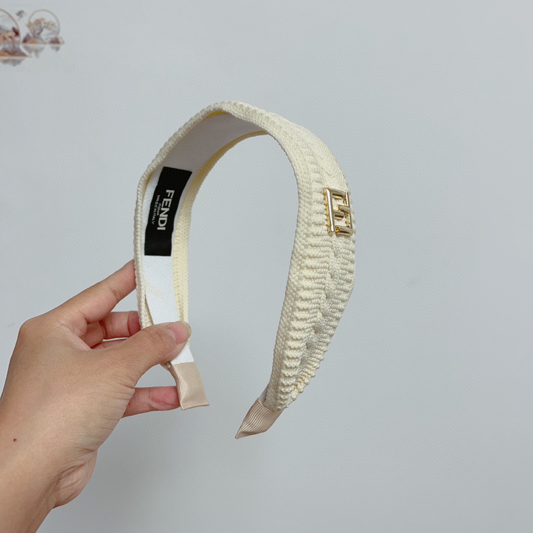 NO:275704,Packaging FENDI Popular new headbands, retro headbands, simple and versatile, a must-have for trendy women, super high-end!  hairpins, hairpins, fendi, fendi, hairpins19860909配包装 FENDI 芬迪 火爆新款发箍,复古头箍,简约百搭,潮女必备品,超级的高大上！发夹,发夹,fendi,fendi,hairpins,accessory