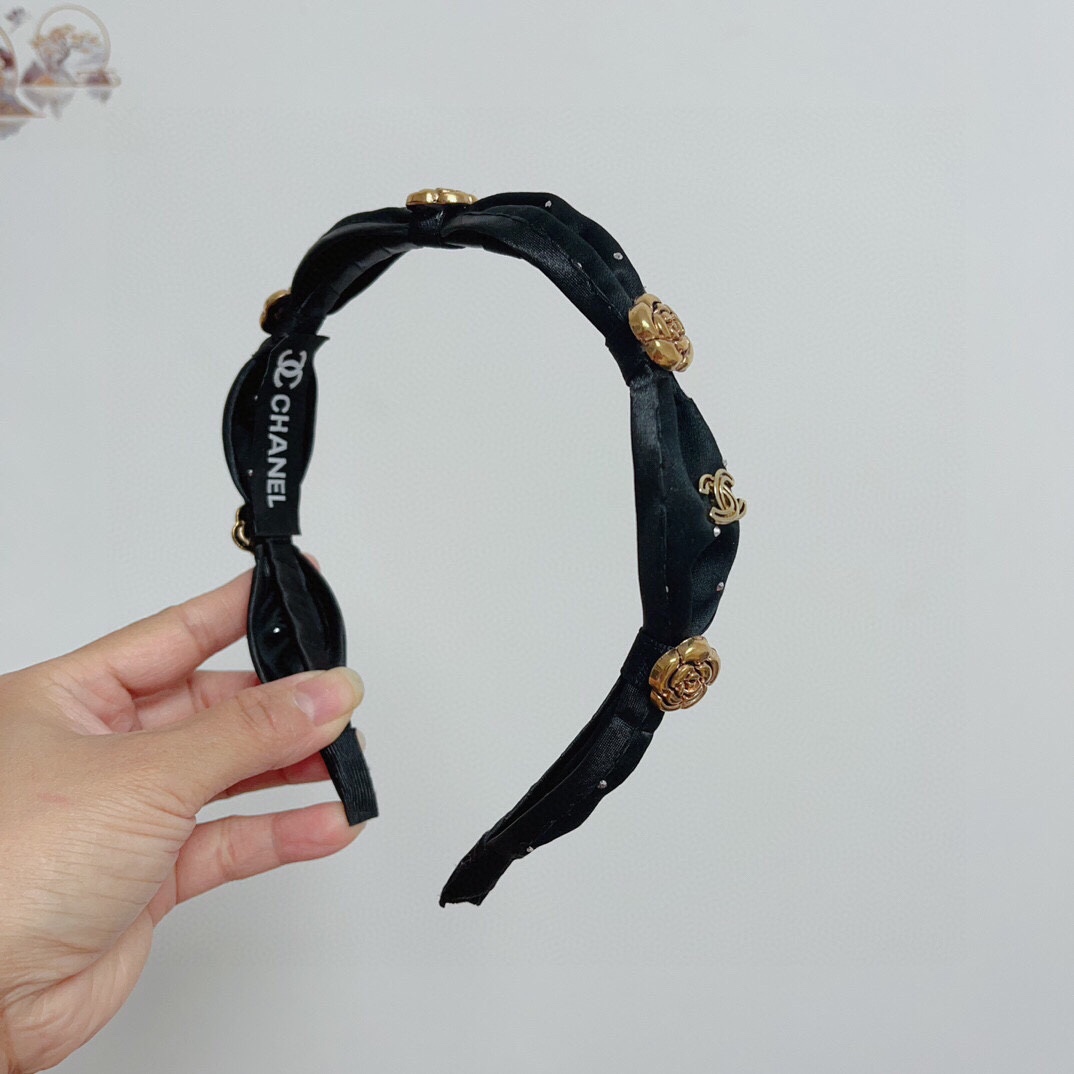 NO:276128,Packaging CHANEL (Chanel) latest small fragrant hairband, retro headband, popular internet celebrity products recommended. It is matched with high-end materials, super exquisite, fashionable and versatile. Hairpins, hairpins, chanel, chanel, hairpins19860909配包装 CHANEL（香奈儿）最新款小香发箍,复古头箍,网红爆款推荐 搭配高端材质,超精致,时尚百搭.发夹发夹,发夹,chanel,chanel,hairpins,accessory