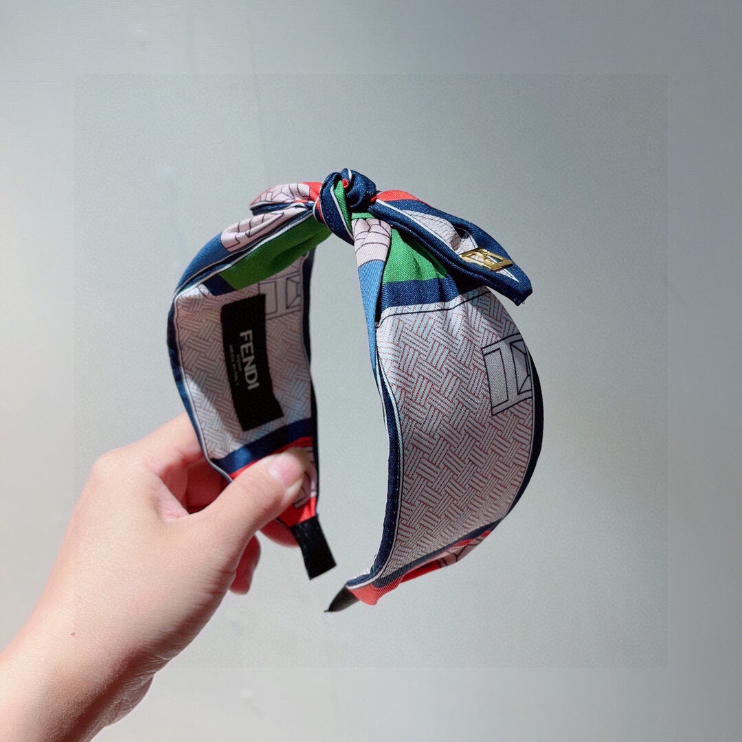 NO:276546,Packaging FENDI's new hot hairband, colorful bow headband, simple and versatile, a must-have for trendy women, super high-end!  hairpins, hairpins, fendi, fendi, hairpins19860909配包装 FENDI 芬迪 火爆新款发箍,彩色蝴蝶结头箍,简约百搭,潮女必备品,超级的高大上！发夹,发夹,fendi,fendi,hairpins,accessory