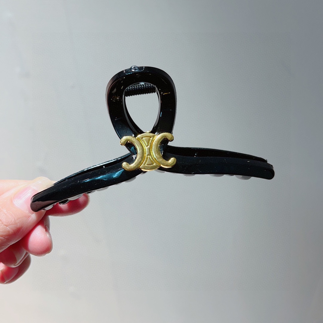 NO:276564,Packaged by CELINE Arc de Triomphe new hairpin, classic letters with large bow clips, super exquisite, you will definitely get a hit when you turn pictures!  Counter shipping hairpins, hairpins, celine, celine, hairpins19860909配包装 CELINE（赛琳） 凯旋门新款发夹,经典字母大蝴蝶结抓夹, 超精致,转图必爆哈！专柜出货发夹,发夹,celine,celine,hairpins,accessory